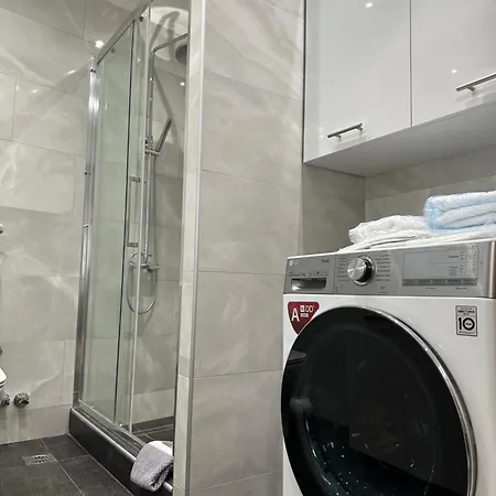 Prism Free Private Parking * سالونيك