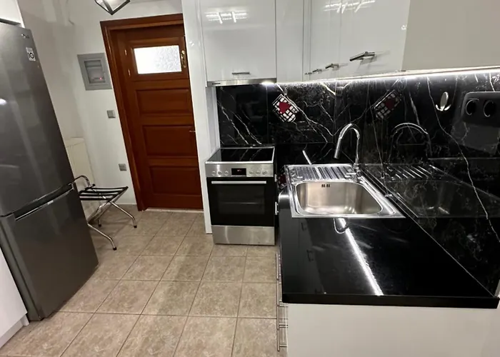 Prism Free Private Parking 塞萨洛尼基