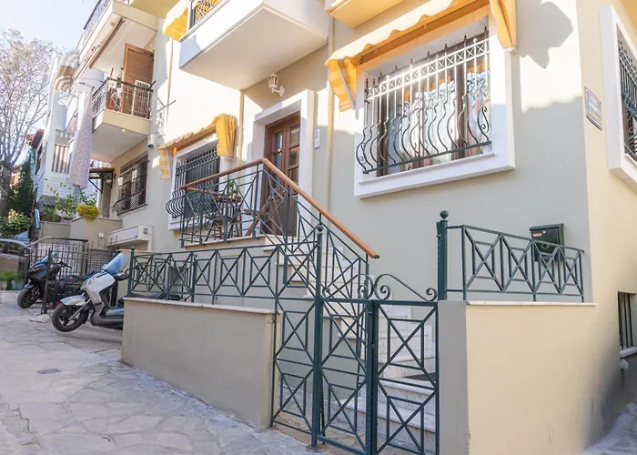 Prism Free Private Parking * 塞萨洛尼基